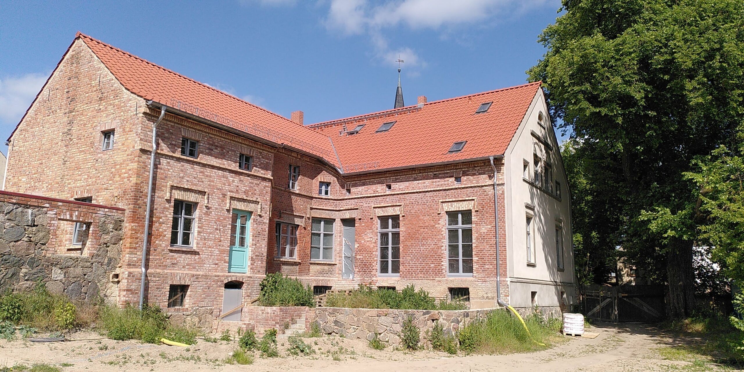 Hochbau: Mauerwerk, Beton, Putz, Trockenbau und Dachstuhl