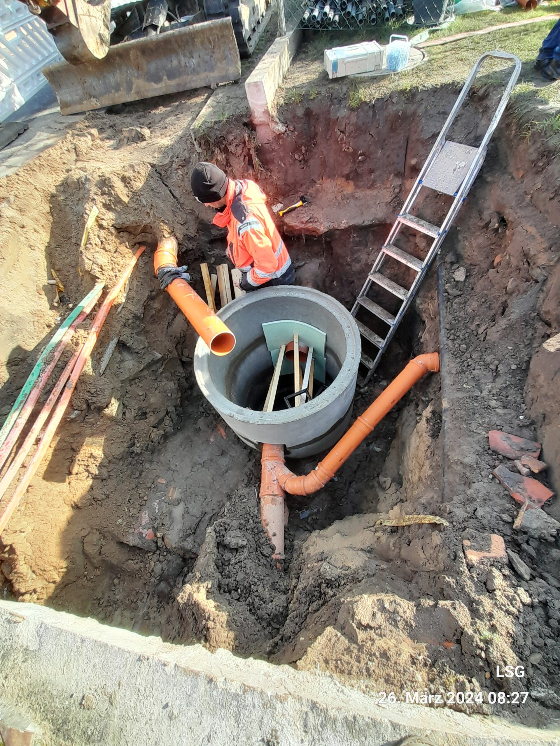 Tiefbau: Straßenbau, Pflaster, Entwässerung, Erdarbeiten und Kabelgräben